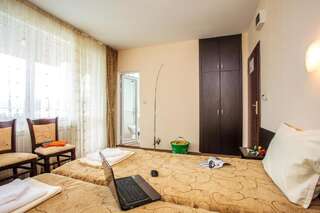 Отель Hotel Saint Konstantin Главатарци Двухместный номер с 1 кроватью или 2 отдельными кроватями-5